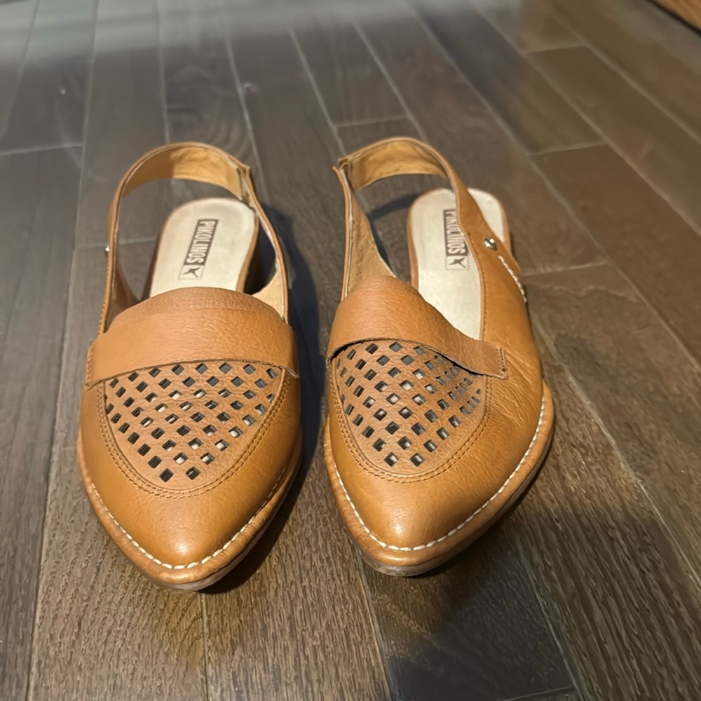 PIKOLINOS pointed flats